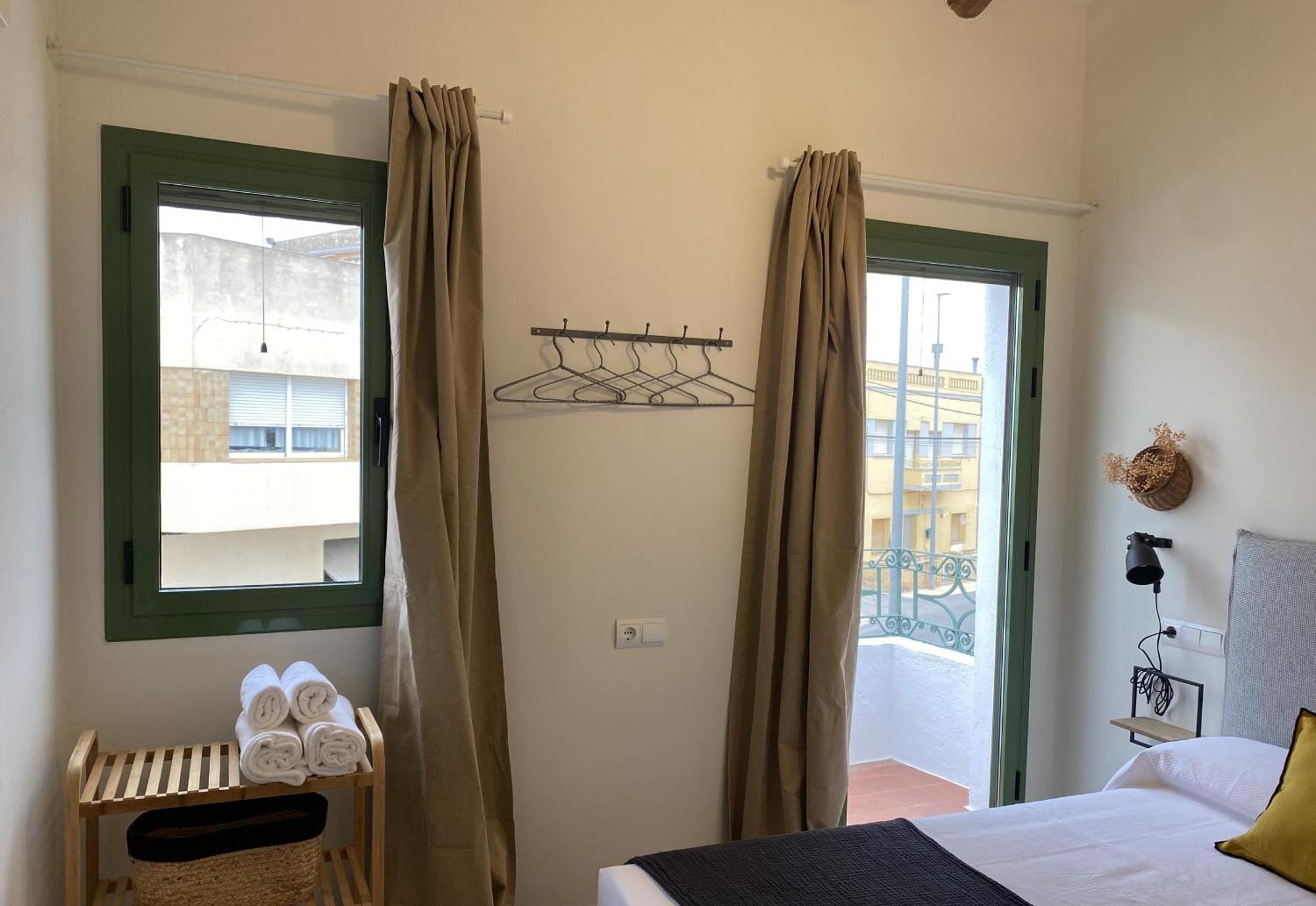 Les Filles Hotell Deltebre Exteriör bild