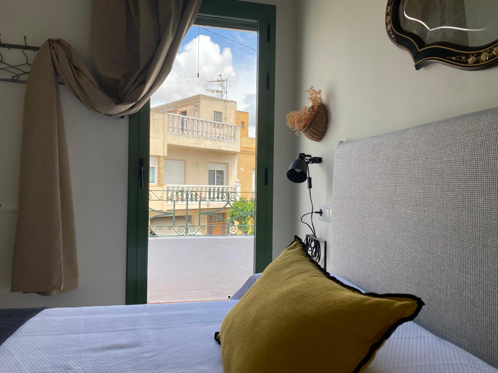 Les Filles Hotell Deltebre Exteriör bild