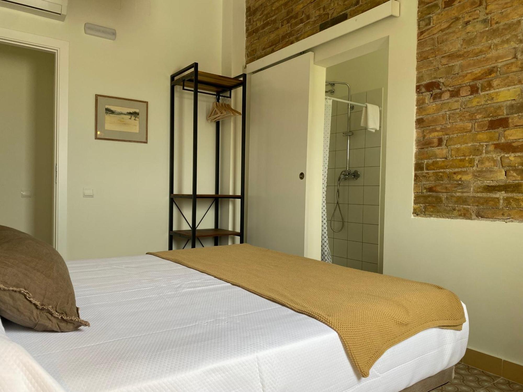 Les Filles Hotell Deltebre Exteriör bild
