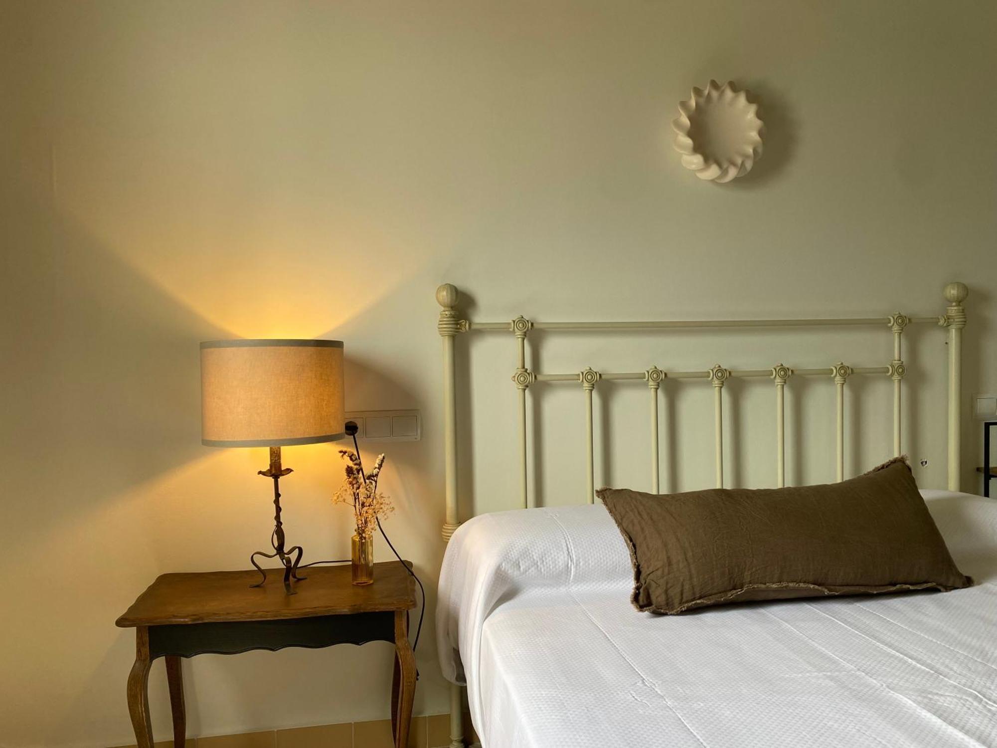 Les Filles Hotell Deltebre Exteriör bild