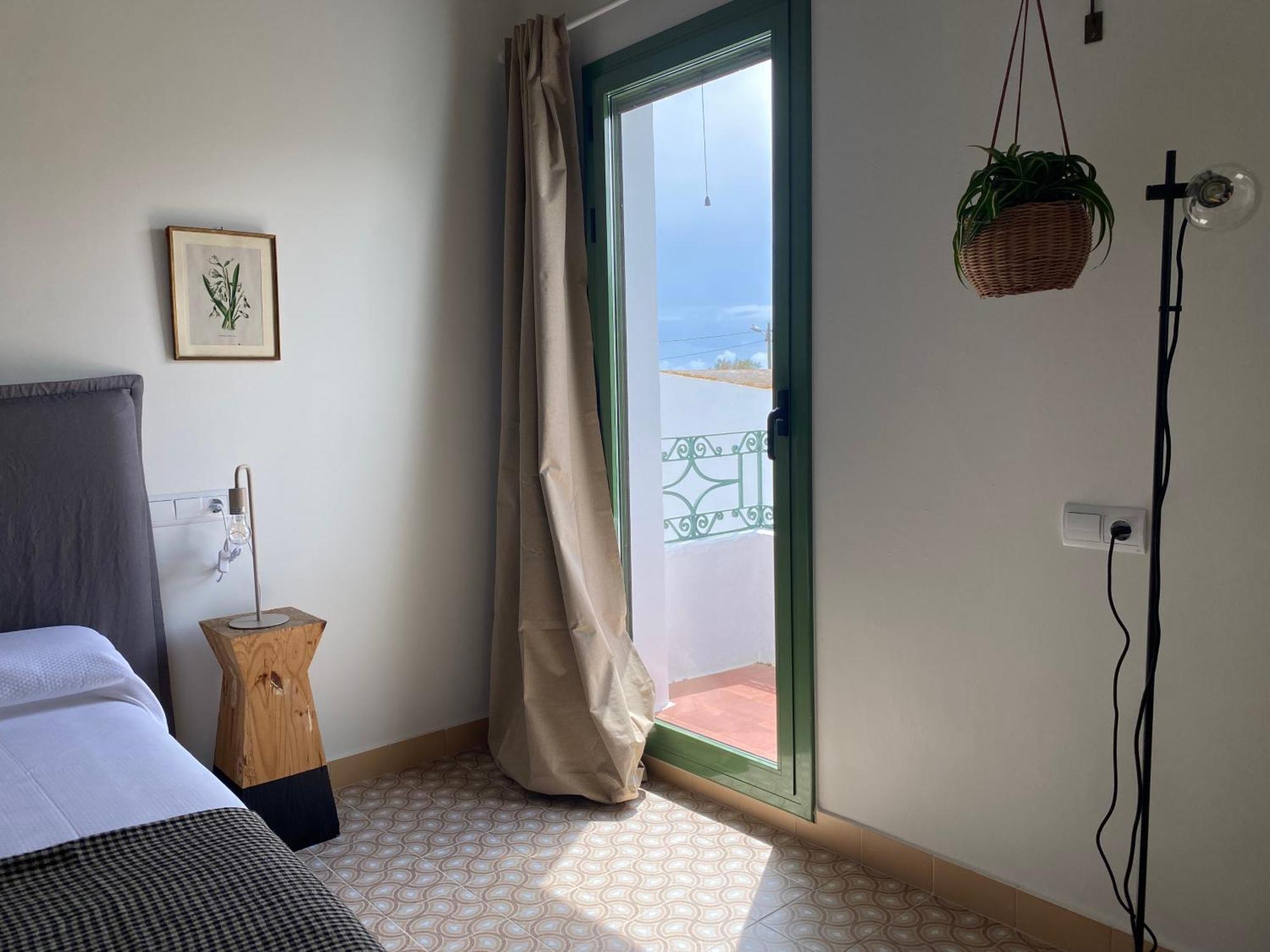 Les Filles Hotell Deltebre Exteriör bild